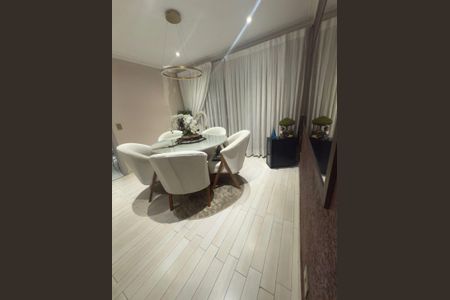 Casa de condomínio para alugar com 360m², 4 quartos e 4 vagas Casa de condomínio para alugar com 360m², 4 quartos e 4 vagasSala de Jantar