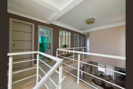 Casa de condomínio para alugar com 360m², 4 quartos e 4 vagas Casa de condomínio para alugar com 360m², 4 quartos e 4 vagasCorredor