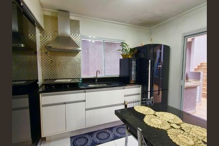 Casa de condomínio para alugar com 360m², 4 quartos e 4 vagas Casa de condomínio para alugar com 360m², 4 quartos e 4 vagasCozinha