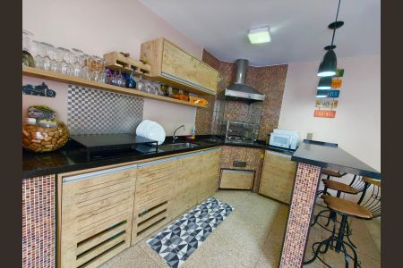 Casa de condomínio para alugar com 360m², 4 quartos e 4 vagas Casa de condomínio para alugar com 360m², 4 quartos e 4 vagasCozinha