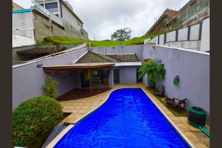 Casa de condomínio para alugar com 360m², 4 quartos e 4 vagas Casa de condomínio para alugar com 360m², 4 quartos e 4 vagasÁrea externa