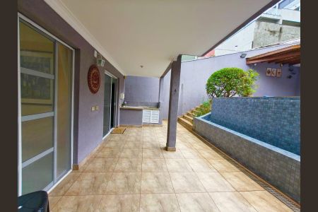Casa de condomínio para alugar com 360m², 4 quartos e 4 vagas Casa de condomínio para alugar com 360m², 4 quartos e 4 vagasÁrea externa