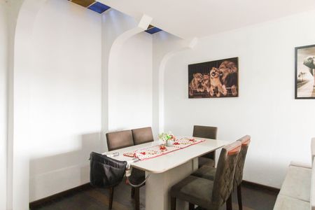 Sala de casa à venda com 6 quartos, 260m² em Rio Branco, Canoas