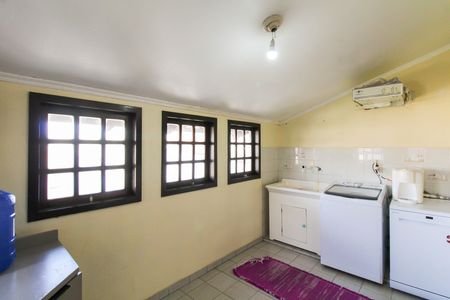 Casa à venda com 260m², 6 quartos e 3 vagas Casa à venda com 260m², 6 quartos e 3 vagasÁrea de Serviço