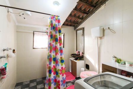Casa à venda com 260m², 6 quartos e 3 vagas Casa à venda com 260m², 6 quartos e 3 vagasApartamento
