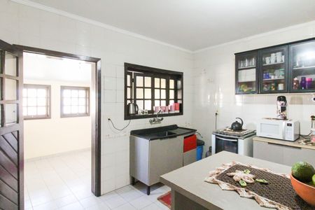 Casa à venda com 260m², 6 quartos e 3 vagas Casa à venda com 260m², 6 quartos e 3 vagasCozinha
