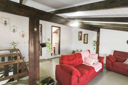 Casa à venda com 260m², 6 quartos e 3 vagas Casa à venda com 260m², 6 quartos e 3 vagasApartamento
