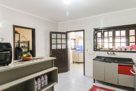 Casa à venda com 260m², 6 quartos e 3 vagas Casa à venda com 260m², 6 quartos e 3 vagasCozinha