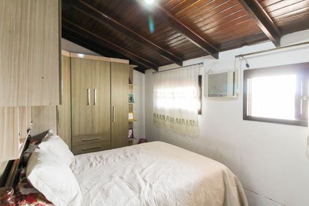 Casa à venda com 260m², 6 quartos e 3 vagas Casa à venda com 260m², 6 quartos e 3 vagasApartamento
