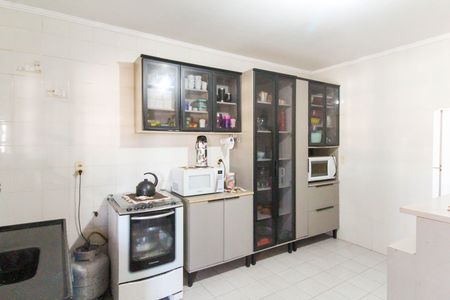 Casa à venda com 260m², 6 quartos e 3 vagas Casa à venda com 260m², 6 quartos e 3 vagasCozinha
