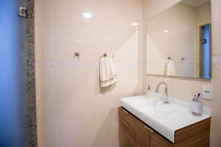 Apartamento à venda com 76m², 2 quartos e 1 vaga Apartamento à venda com 76m², 2 quartos e 1 vagaBanheiro