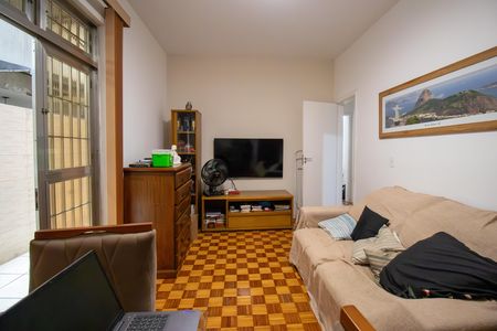 Apartamento à venda com 76m², 2 quartos e 1 vaga Apartamento à venda com 76m², 2 quartos e 1 vagaSala