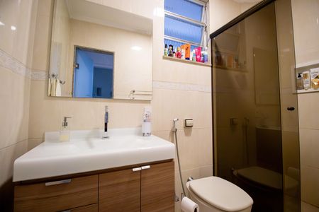 Apartamento à venda com 76m², 2 quartos e 1 vaga Apartamento à venda com 76m², 2 quartos e 1 vagaBanheiro