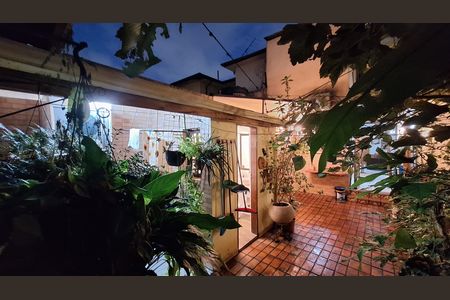 Casa à venda com 120m², 2 quartos e sem vaga Casa à venda com 120m², 2 quartos e sem vagaQuintal