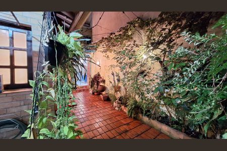 Casa à venda com 120m², 2 quartos e sem vaga Casa à venda com 120m², 2 quartos e sem vagaQuintal