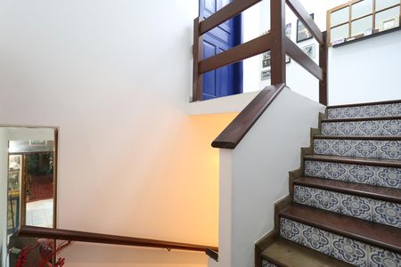 Escada de casa à venda com 2 quartos, 120m² em Bom Retiro, São Paulo