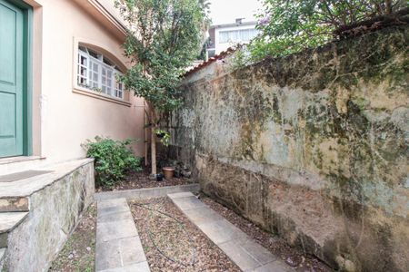 Garagem de casa à venda com 2 quartos, 100m² em Vila Albertina, São Paulo