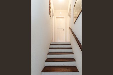 Escada de casa à venda com 2 quartos, 100m² em Vila Albertina, São Paulo