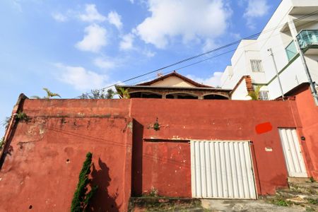 Casa para alugar com 168m², 3 quartos e 4 vagasFachada