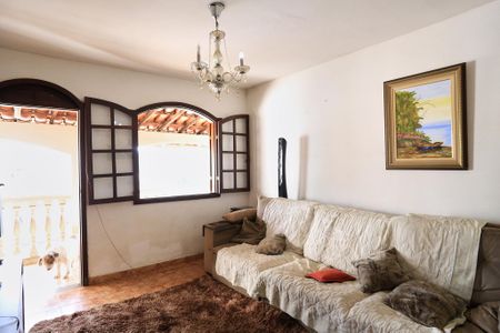 Sala de casa à venda com 3 quartos, 168m² em São Marcos, Belo Horizonte