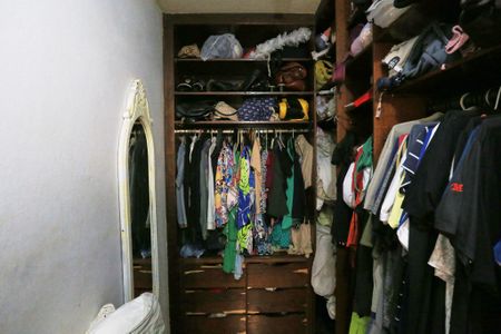 Casa para alugar com 168m², 3 quartos e 4 vagasCloset da suíte
