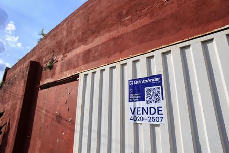 Casa para alugar com 168m², 3 quartos e 4 vagasFachada com Plaquinha