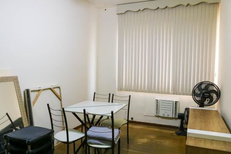 Apartamento para alugar com 70m², 2 quartos e 1 vagaSala