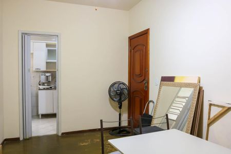 Apartamento para alugar com 70m², 2 quartos e 1 vagaSala