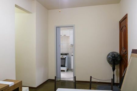 Apartamento para alugar com 70m², 2 quartos e 1 vagaSala