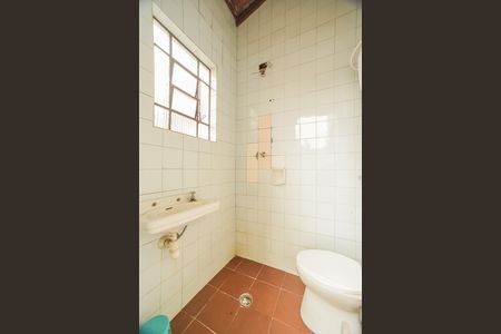 Casa para alugar com 312m², 4 quartos e 4 vagas Casa para alugar com 312m², 4 quartos e 4 vagasBanheiro da Garagem