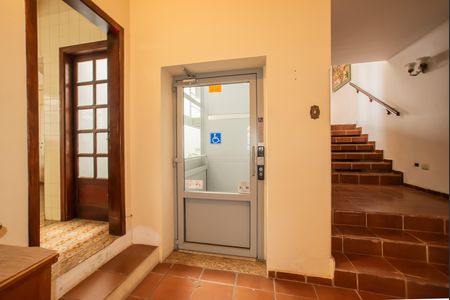 Antessala de casa para alugar com 4 quartos, 312m² em Mirandópolis, São Paulo