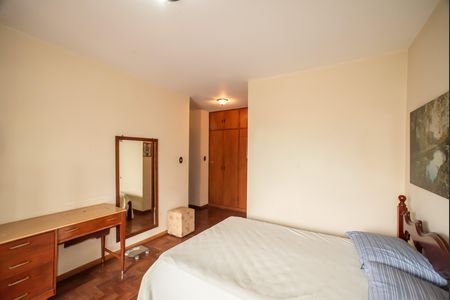 Casa para alugar com 312m², 4 quartos e 4 vagas Casa para alugar com 312m², 4 quartos e 4 vagasSuíte 2