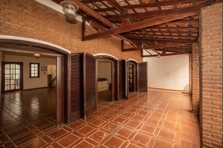 Casa para alugar com 312m², 4 quartos e 4 vagas Casa para alugar com 312m², 4 quartos e 4 vagasVaranda da Sala