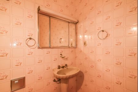 Casa para alugar com 312m², 4 quartos e 4 vagas Casa para alugar com 312m², 4 quartos e 4 vagasBanheiro da Suíte 2