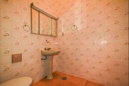 Casa para alugar com 312m², 4 quartos e 4 vagas Casa para alugar com 312m², 4 quartos e 4 vagasBanheiro da Suíte 2