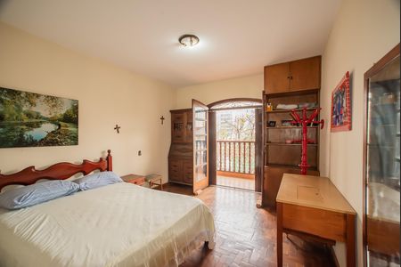 Casa para alugar com 312m², 4 quartos e 4 vagas Casa para alugar com 312m², 4 quartos e 4 vagasSuíte 2