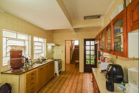 Casa para alugar com 312m², 4 quartos e 4 vagas Casa para alugar com 312m², 4 quartos e 4 vagasCozinha