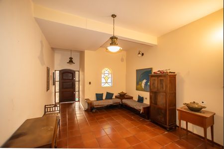 Casa para alugar com 312m², 4 quartos e 4 vagas Casa para alugar com 312m², 4 quartos e 4 vagasAntessala