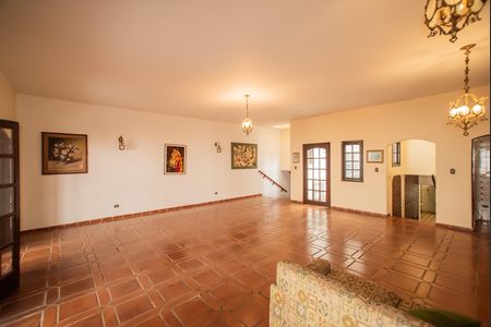 Casa para alugar com 312m², 4 quartos e 4 vagas Casa para alugar com 312m², 4 quartos e 4 vagasSala