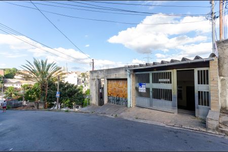 Casa para alugar com 55m², 1 quarto e 1 vaga Casa para alugar com 55m², 1 quarto e 1 vagaFachada