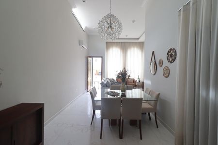 Casa de condomínio para alugar com 160m², 3 quartos e 4 vagas Casa de condomínio para alugar com 160m², 3 quartos e 4 vagasSala