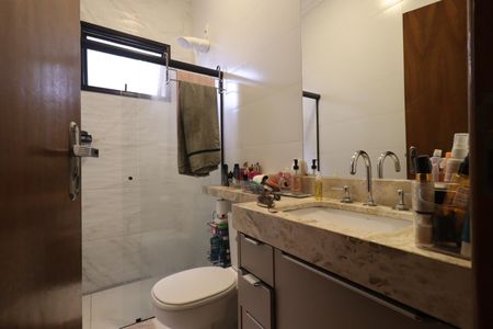 Casa de condomínio para alugar com 160m², 3 quartos e 4 vagas Casa de condomínio para alugar com 160m², 3 quartos e 4 vagasBanheiro da Suíte 3