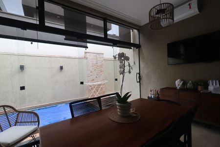 Casa de condomínio para alugar com 160m², 3 quartos e 4 vagas Casa de condomínio para alugar com 160m², 3 quartos e 4 vagasEspaço Gourmet