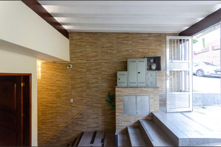 Casa para alugar com 60m², 2 quartos e 1 vaga Casa para alugar com 60m², 2 quartos e 1 vagaPortão