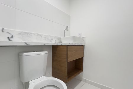 Apartamento para alugar com 46m², 2 quartos e 1 vaga Apartamento para alugar com 46m², 2 quartos e 1 vagaBanheiro