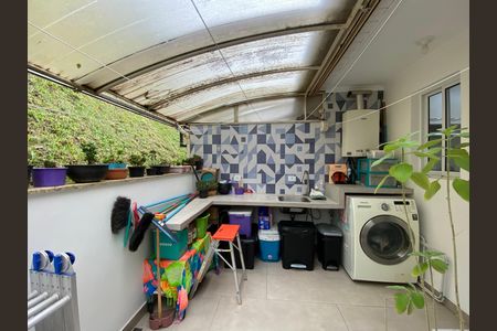 Casa de condomínio à venda com 120m², 3 quartos e 2 vagas Casa de condomínio à venda com 120m², 3 quartos e 2 vagasÁrea de Serviço