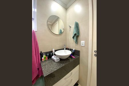 Casa de condomínio à venda com 120m², 3 quartos e 2 vagas Casa de condomínio à venda com 120m², 3 quartos e 2 vagasBanheiro da Suíte