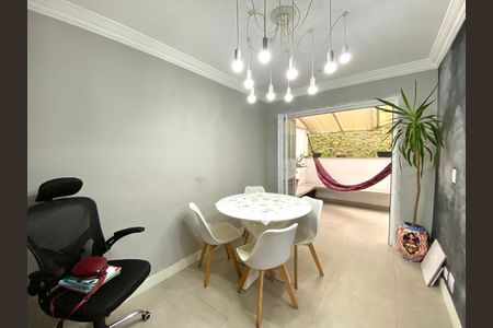 Casa de condomínio à venda com 120m², 3 quartos e 2 vagas Casa de condomínio à venda com 120m², 3 quartos e 2 vagasSala de Jantar