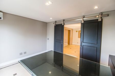 Apartamento à venda com 296m², 3 quartos e 3 vagasEscritório