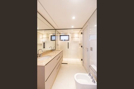 Apartamento à venda com 296m², 3 quartos e 3 vagasBanheiro da Suíte